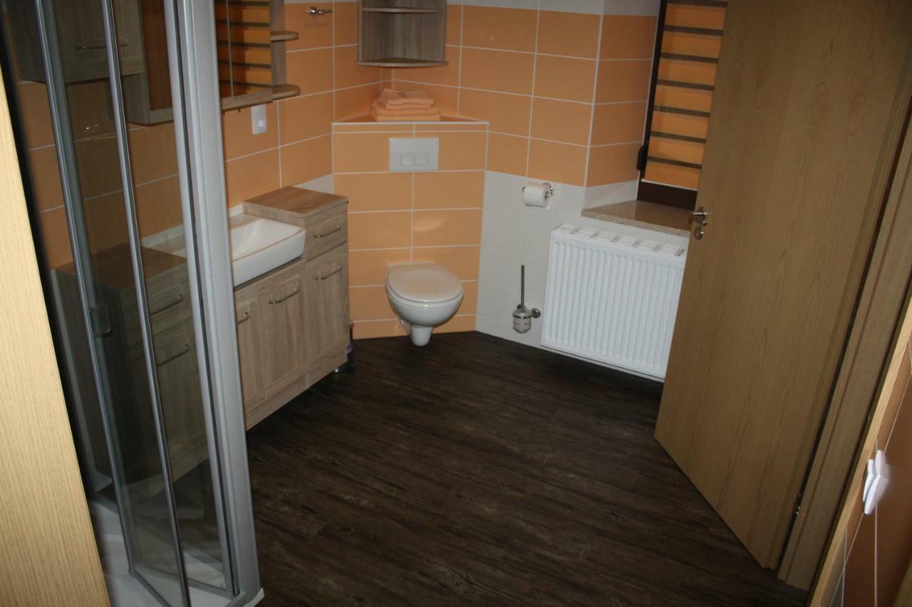 FEWO Loos Ehrenfriedersdorf Buitenkant foto